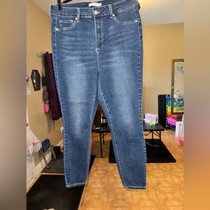 Shoedazzle plus skinny jeans
